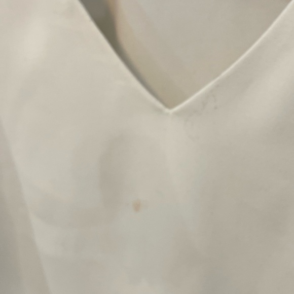 White blouse - Picture 3 of 3